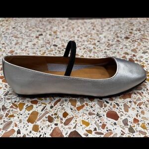 Madewell The Greta Ballet Flat in silver - SIZE 8